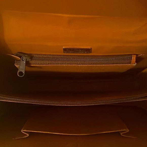 Beautiful Crocodile Crossbody! - Picture 14 of 15